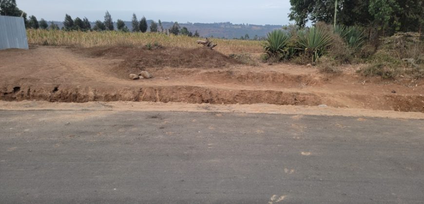 5 acres In Thigio Kamangu Touching Tarmac