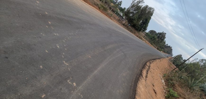 5 acres In Thigio Kamangu Touching Tarmac